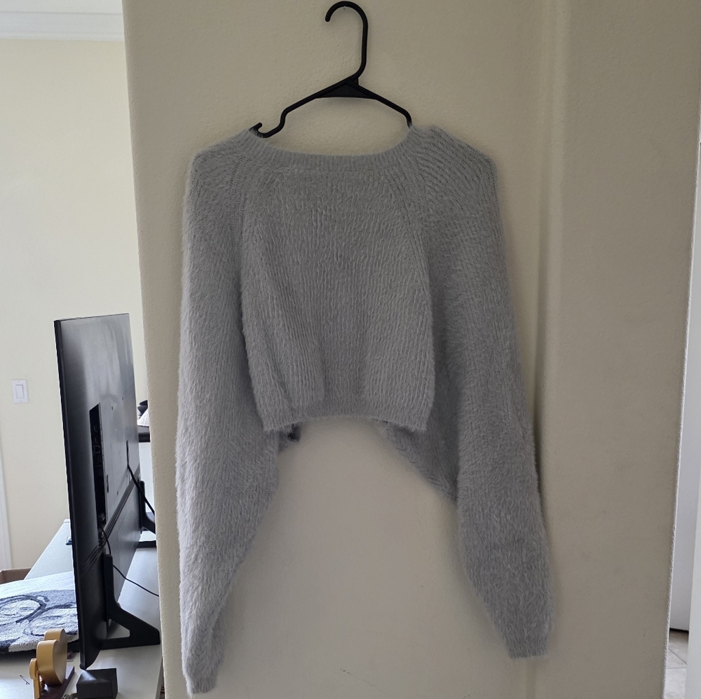 NWT Grey Cropped Knit Sweater Girlcore Soft Girl Aesthetic Layering Faux Fur M - Picture 3 of 7
